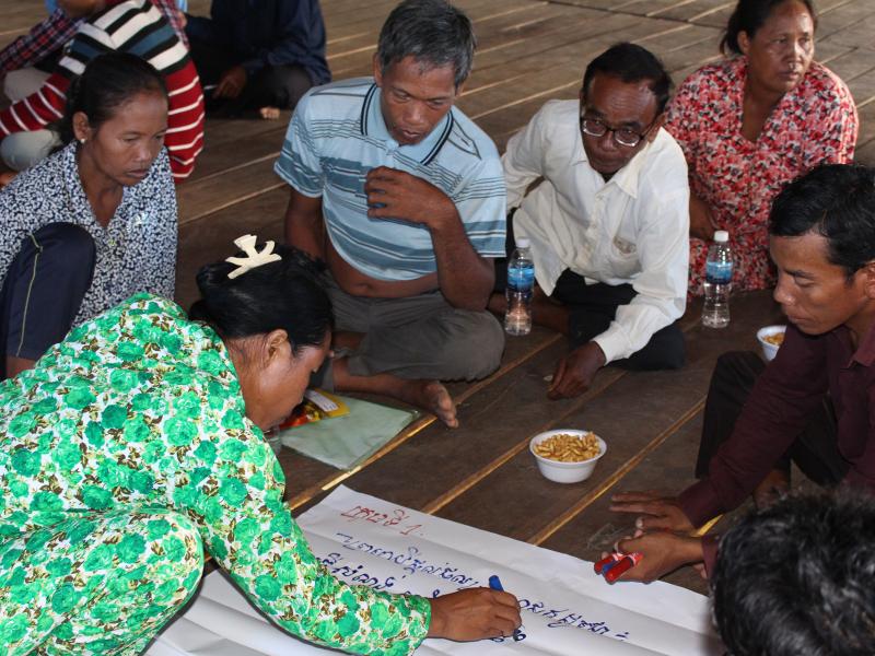 Supporting Cambodian Women in the Sustainable Management of Forests